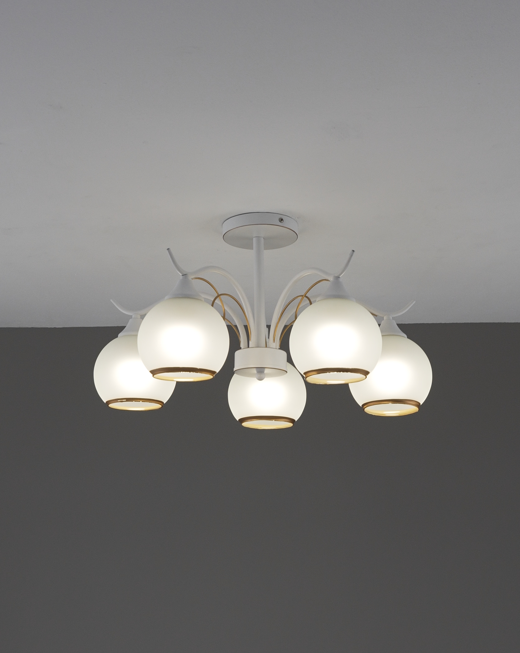 Люстра потолочная Moderli V11733-5C Allure