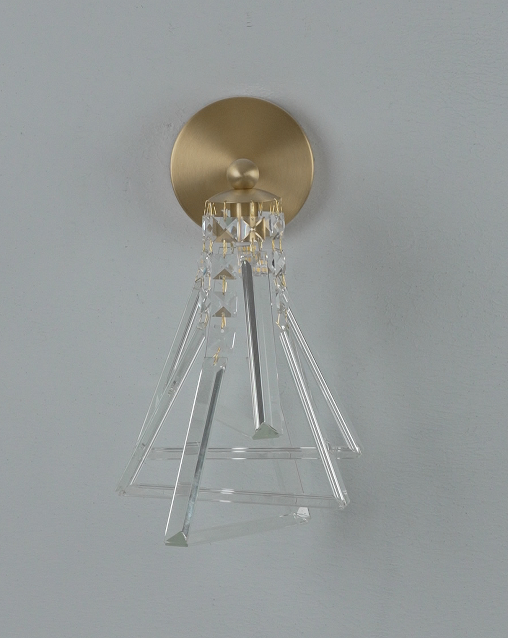 Светильник настенный Moderli V11944-1W Brass