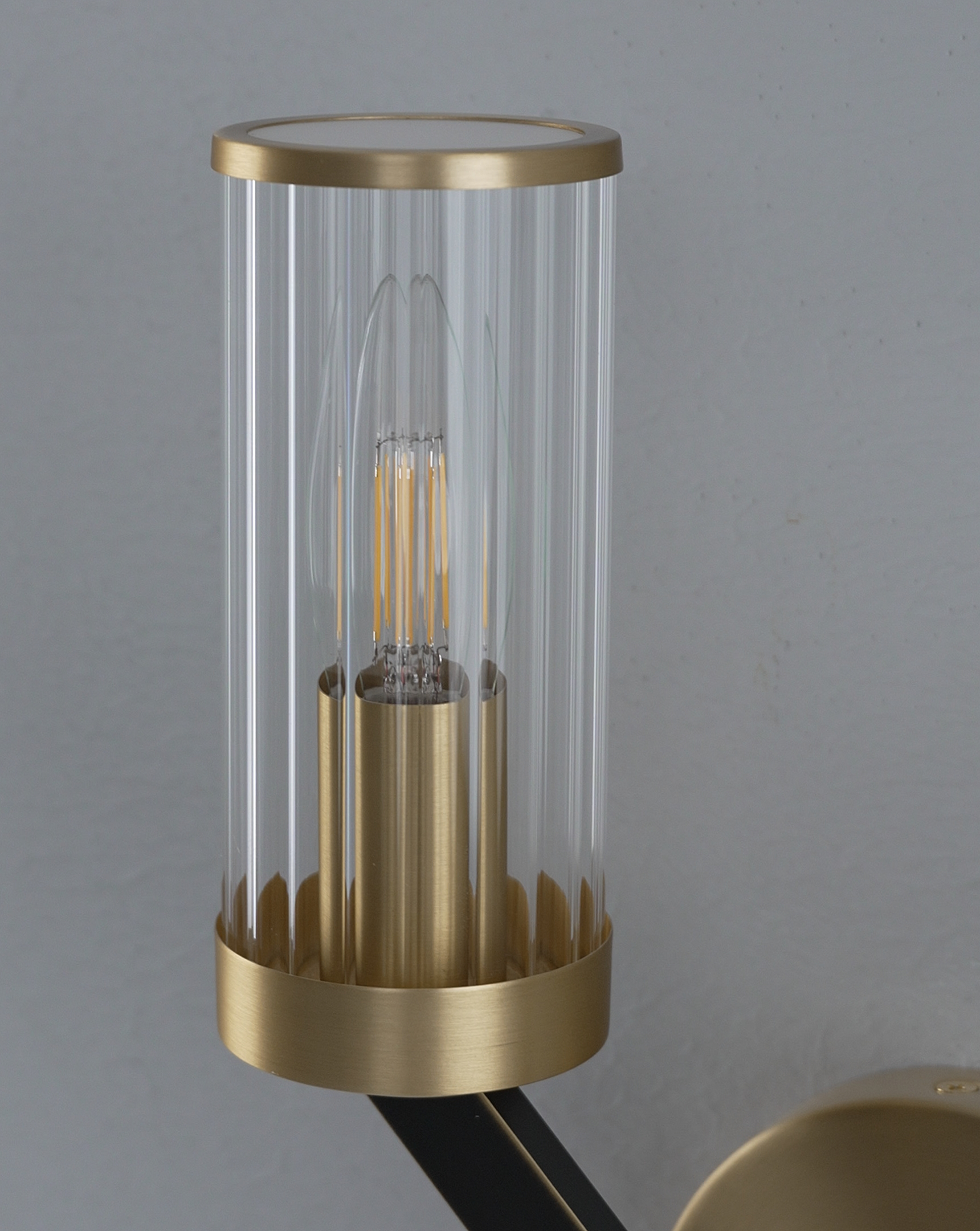 Светильник настенный Moderli V11949-2W Brass