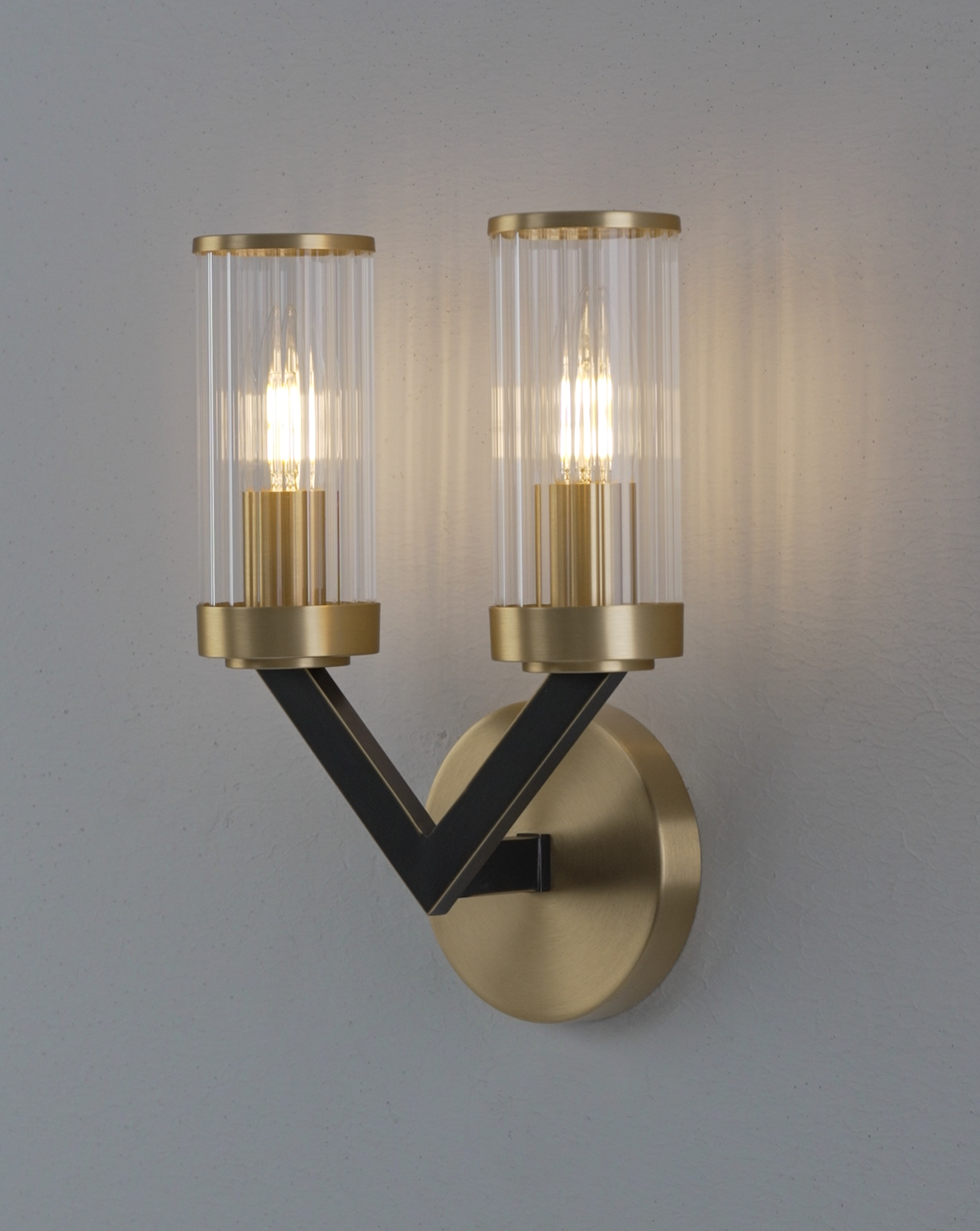 Светильник настенный Moderli V11949-2W Brass