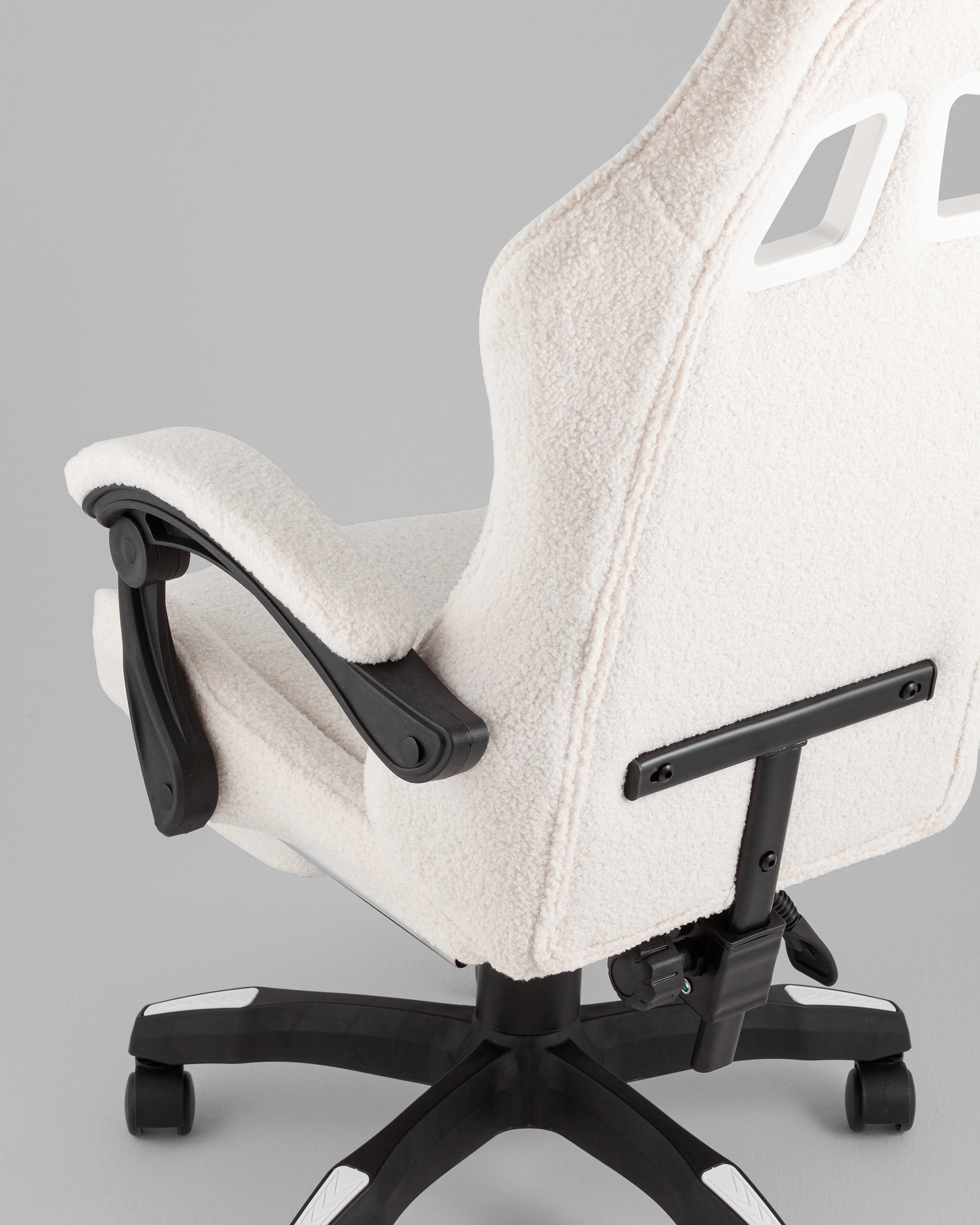 Кресло спортивное TopChairs MG-7019 букле белый