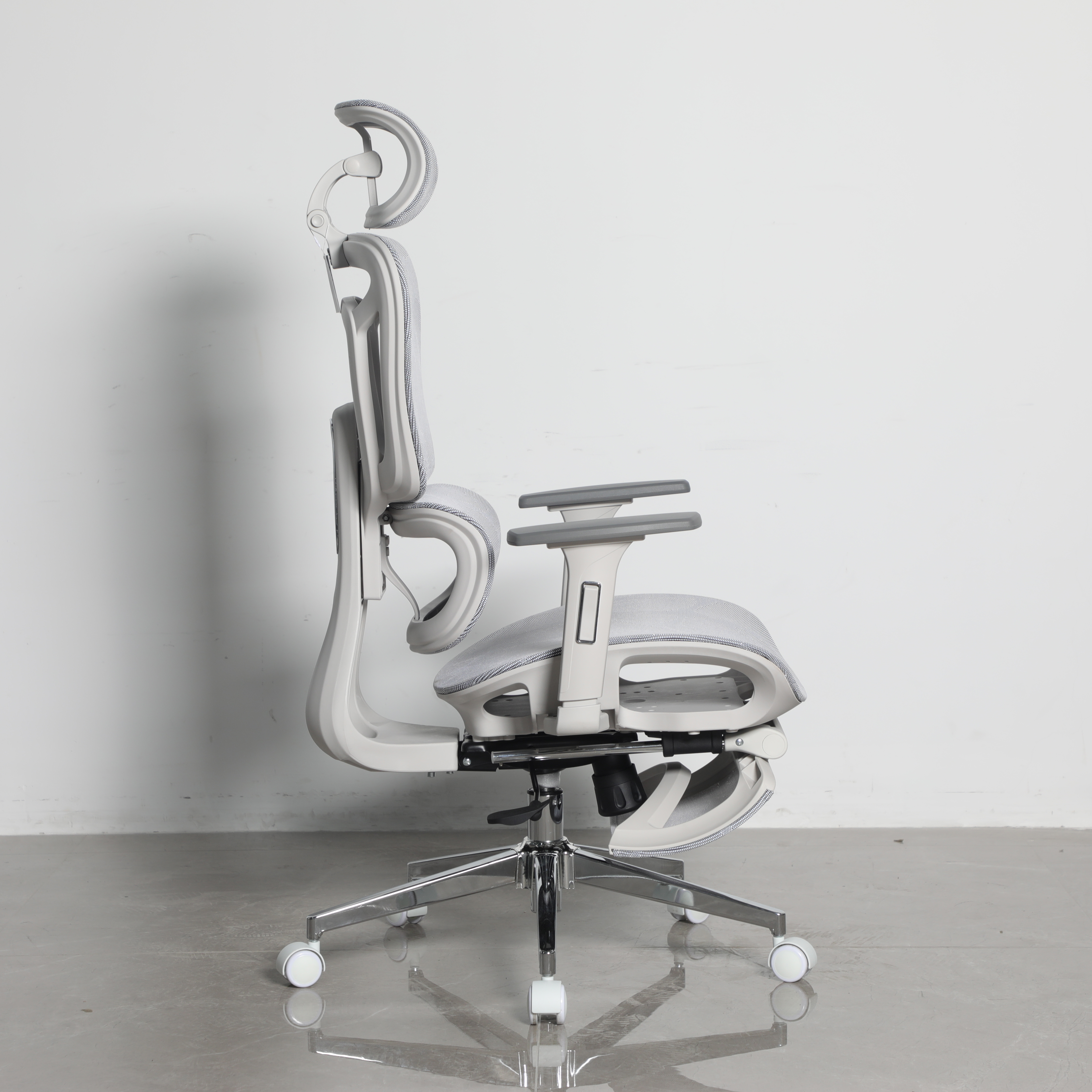 Кресло офисное TopChairs Nimbus белая сетка белый пластик