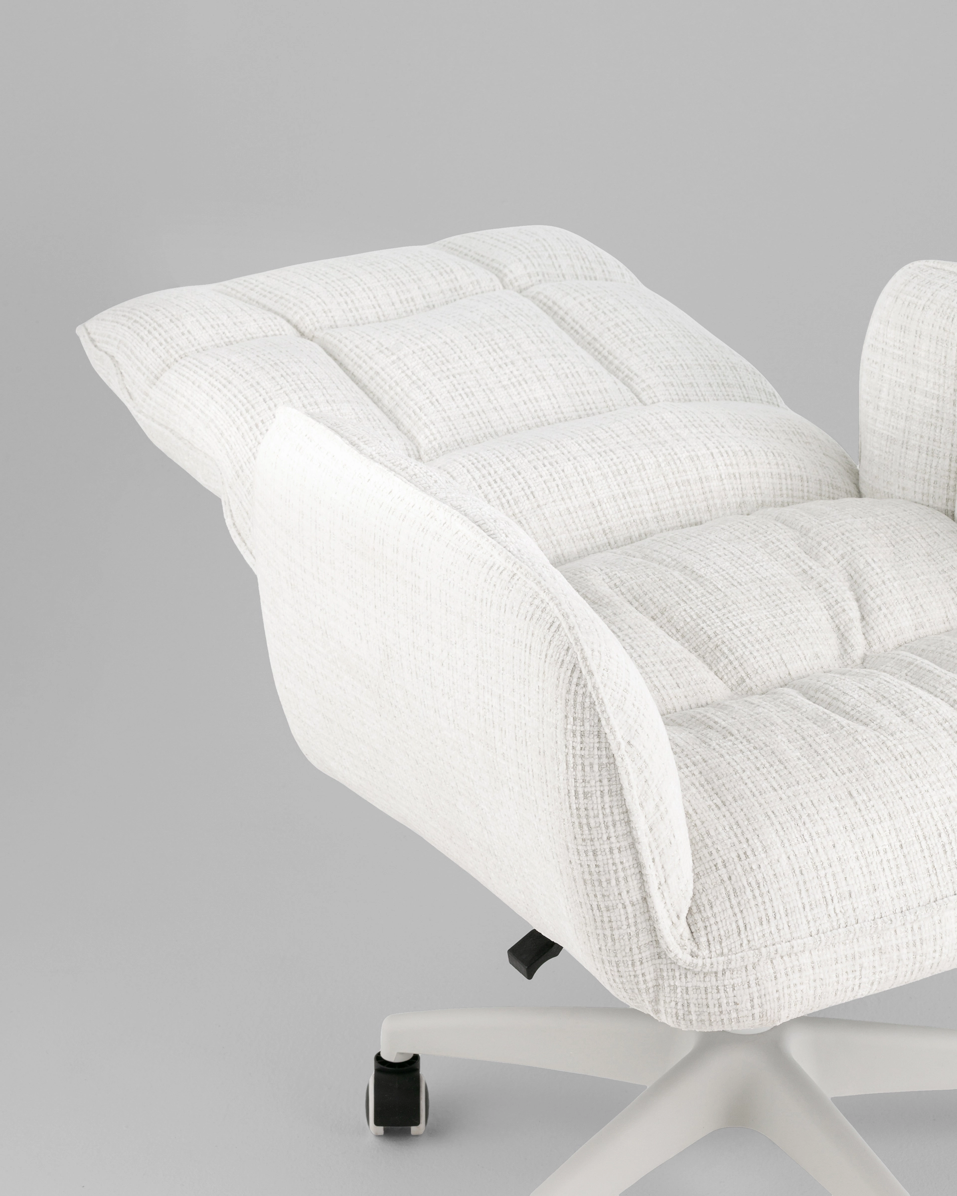 Кресло офисное TopChairs Avela белый