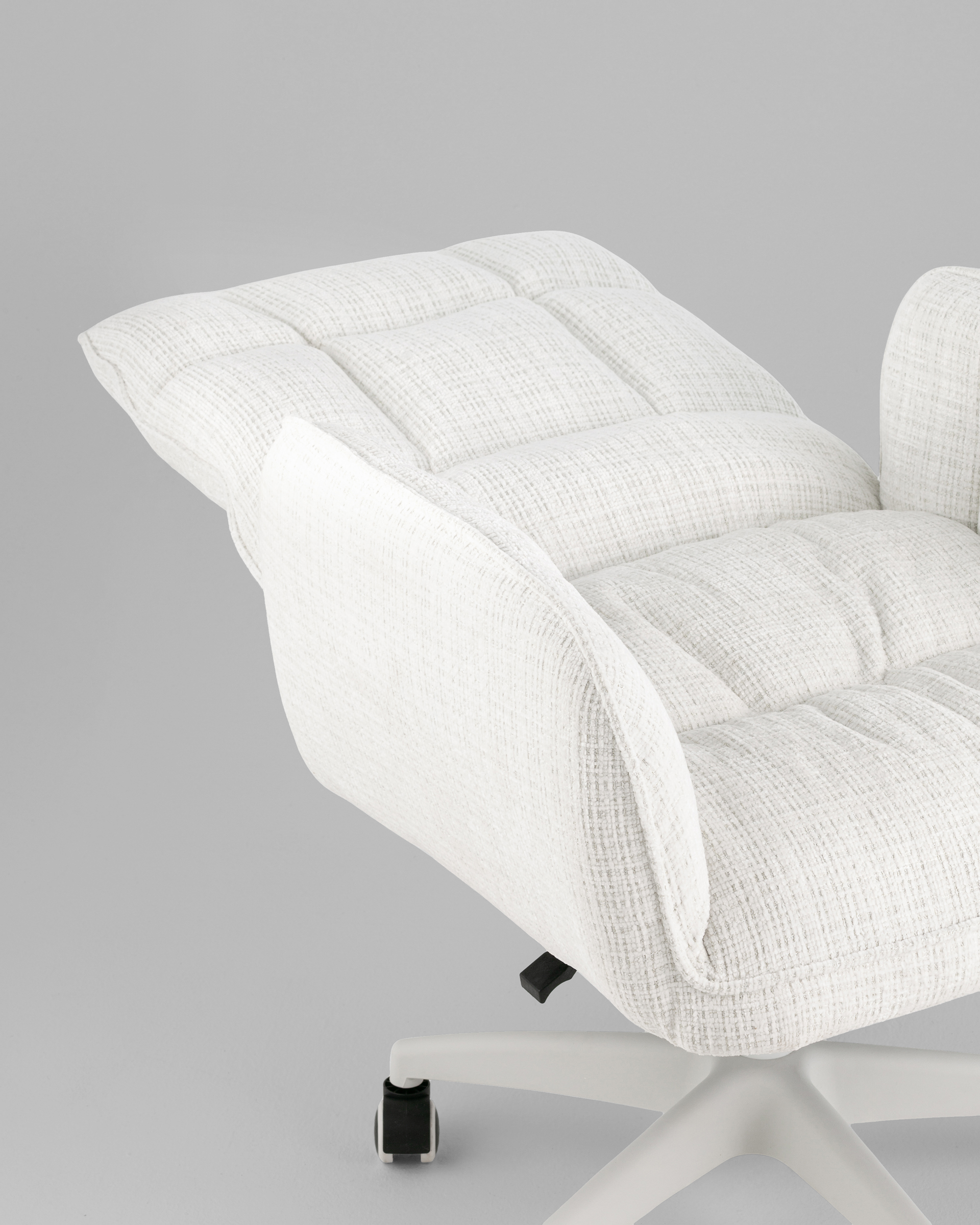 Кресло офисное TopChairs 2591 белый