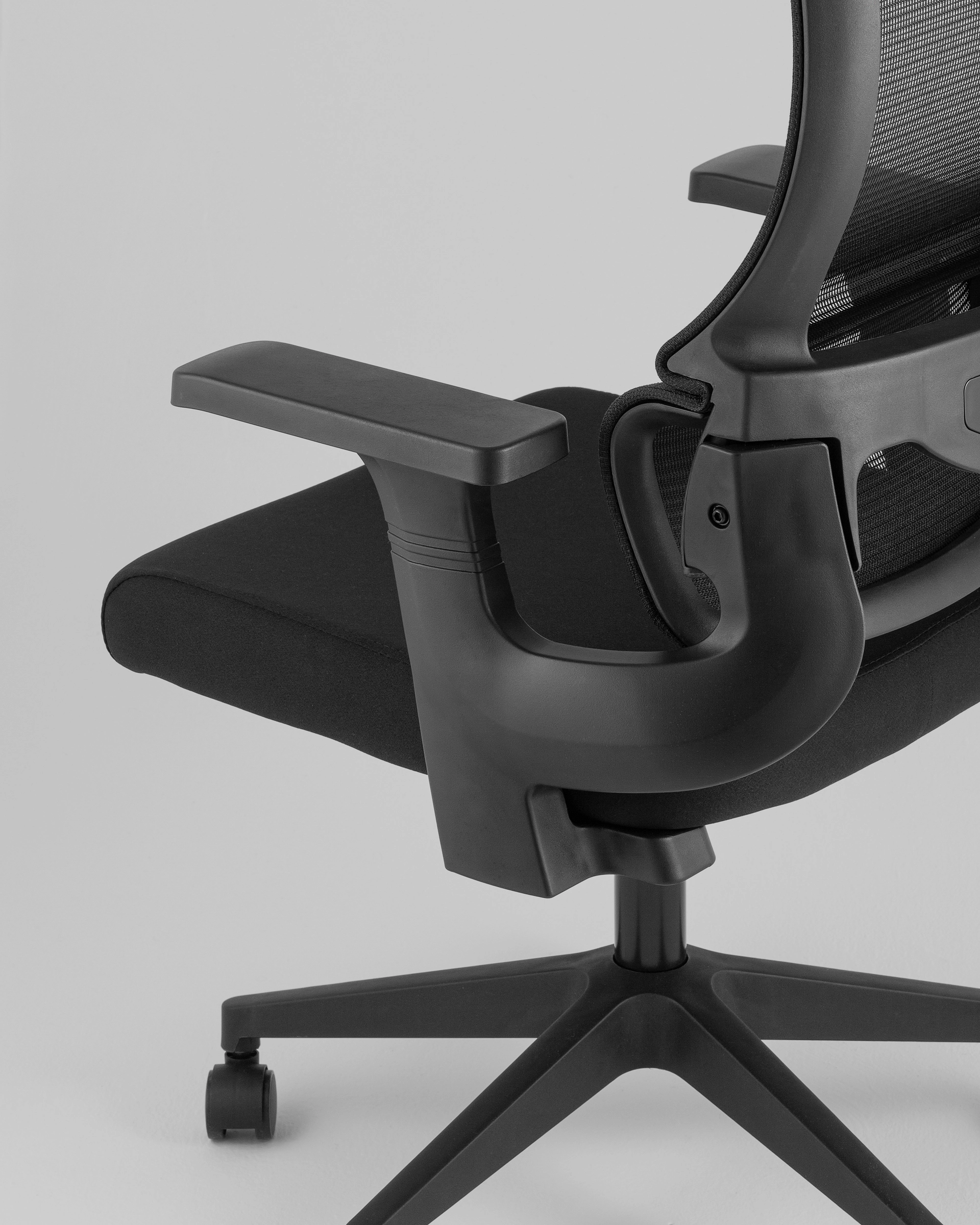 Кресло офисное TopChairs Argo черный