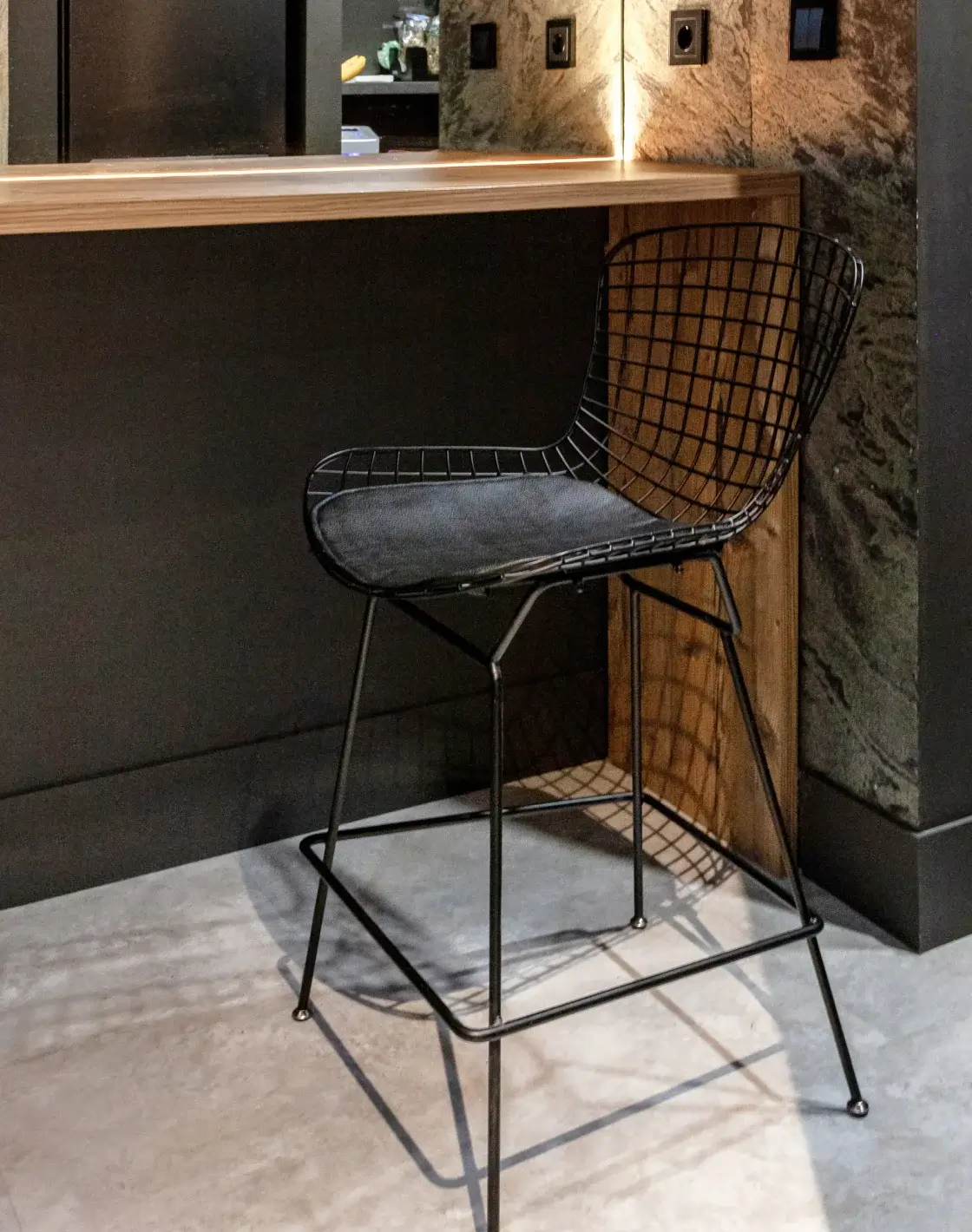 Стул полубарный Bertoia