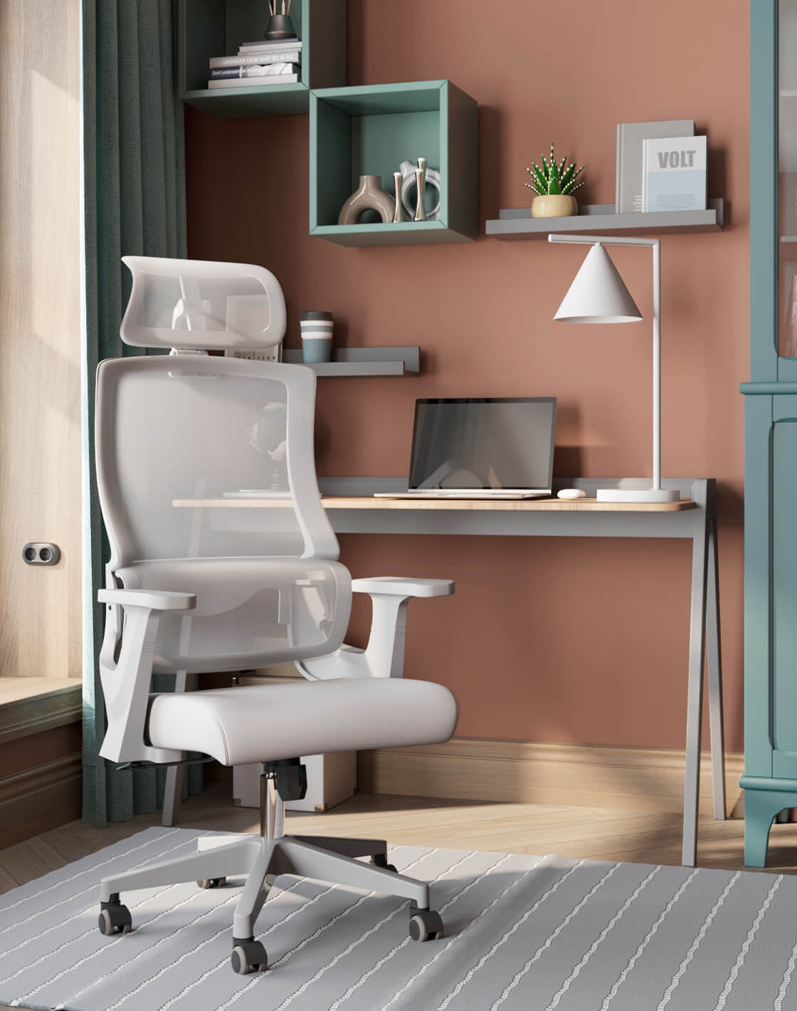 Лампа настольная Artis, Стол письменный Pyramid, Кресло офисное TopChairs Vantage 