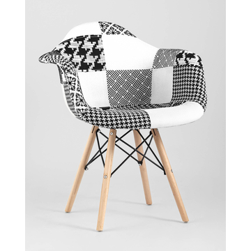 Кресло DSW пэчворк черно-белое на деревянных ножках