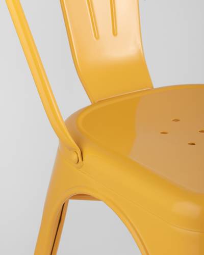 Желтый стул с кислым запахом