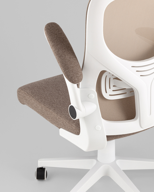 Кресло офисное TopChairs Airone бежевый ткань
